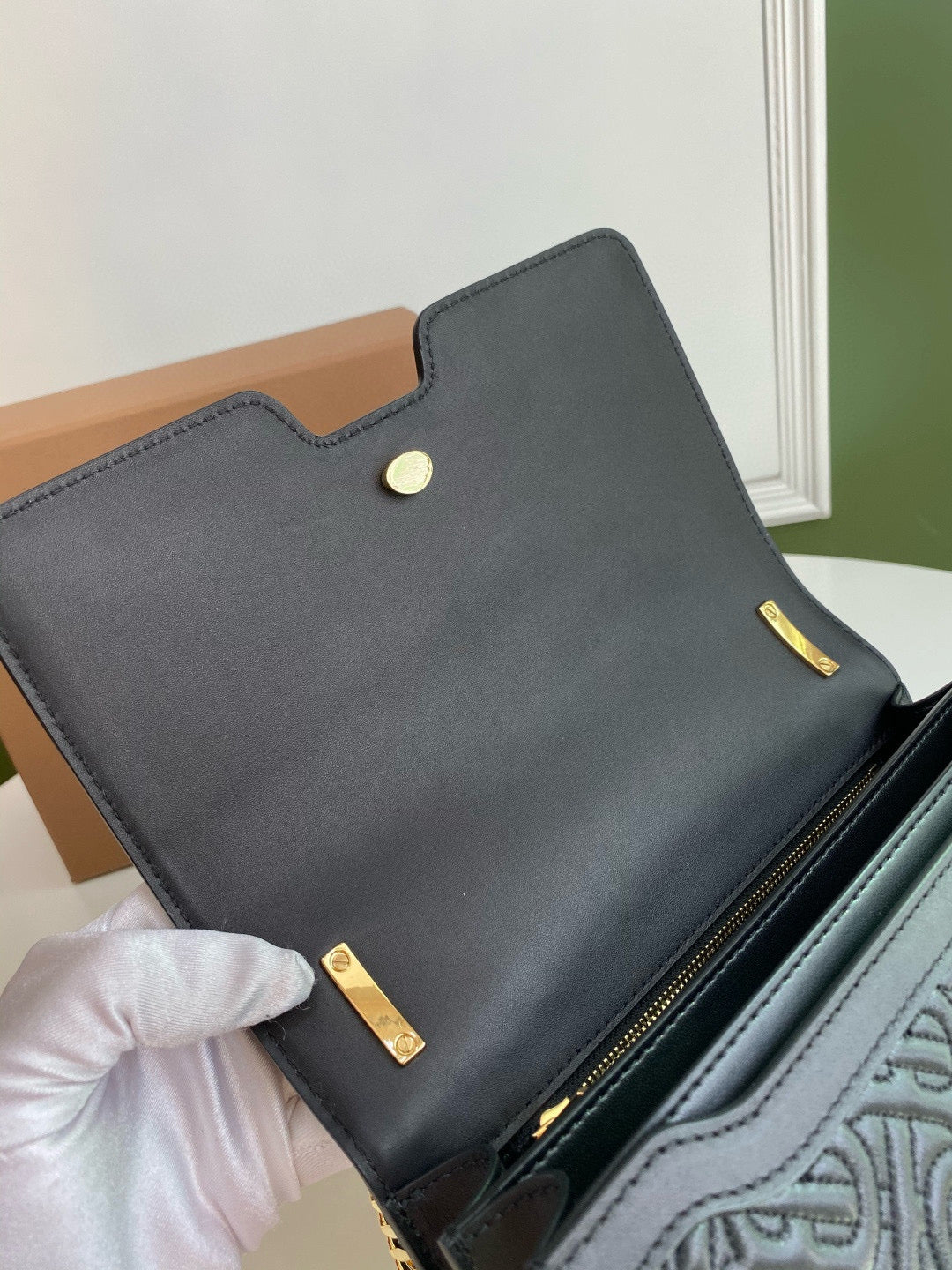 Burberry Small TB Bag(21CM*6CM*16CM)