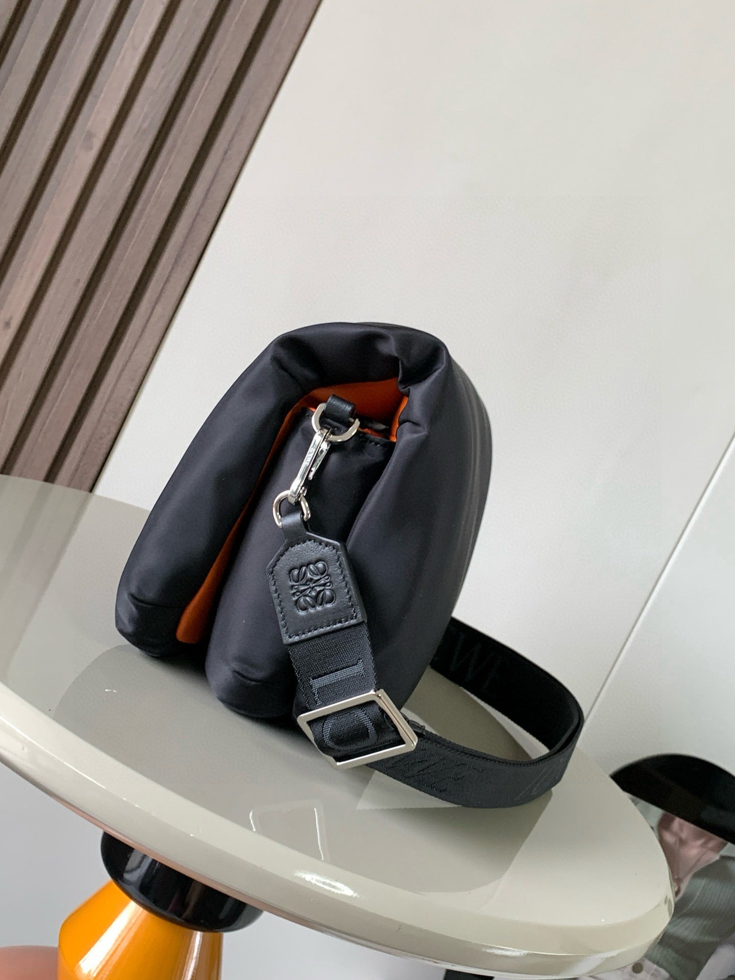 Loewe Messenger Bag 23x17x9CM