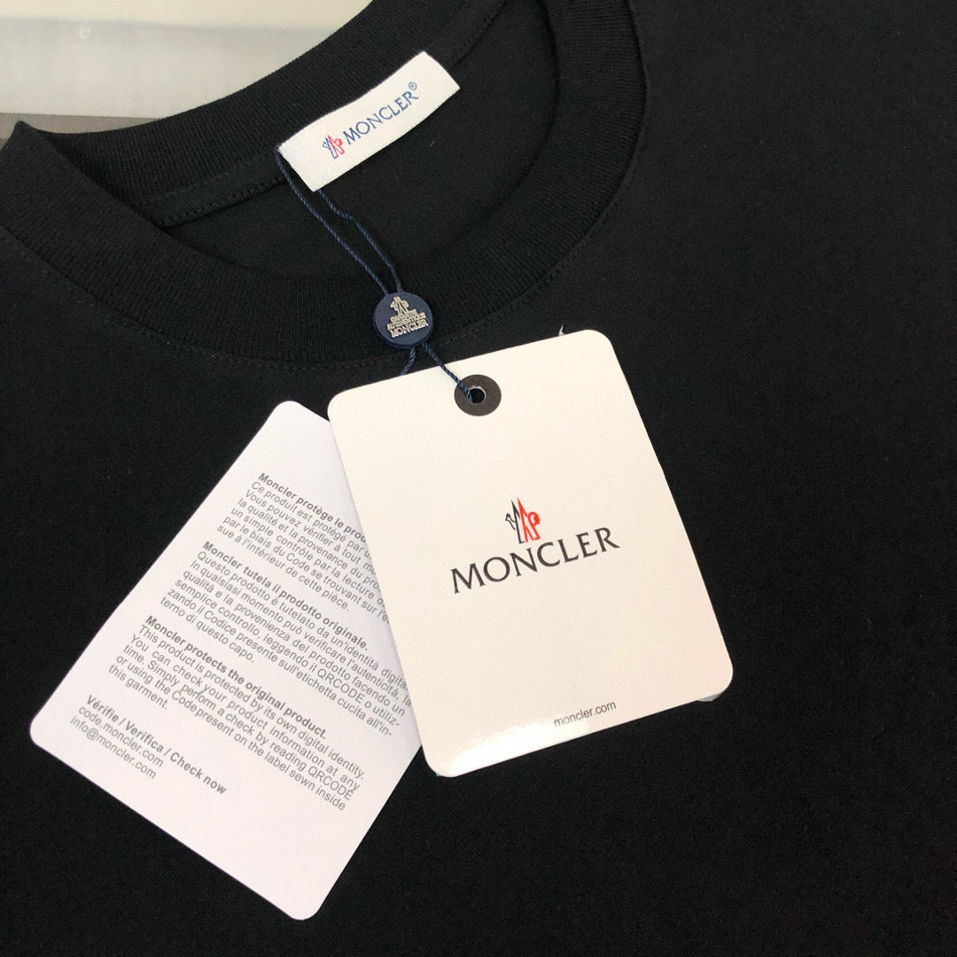 Moncler T-shirt