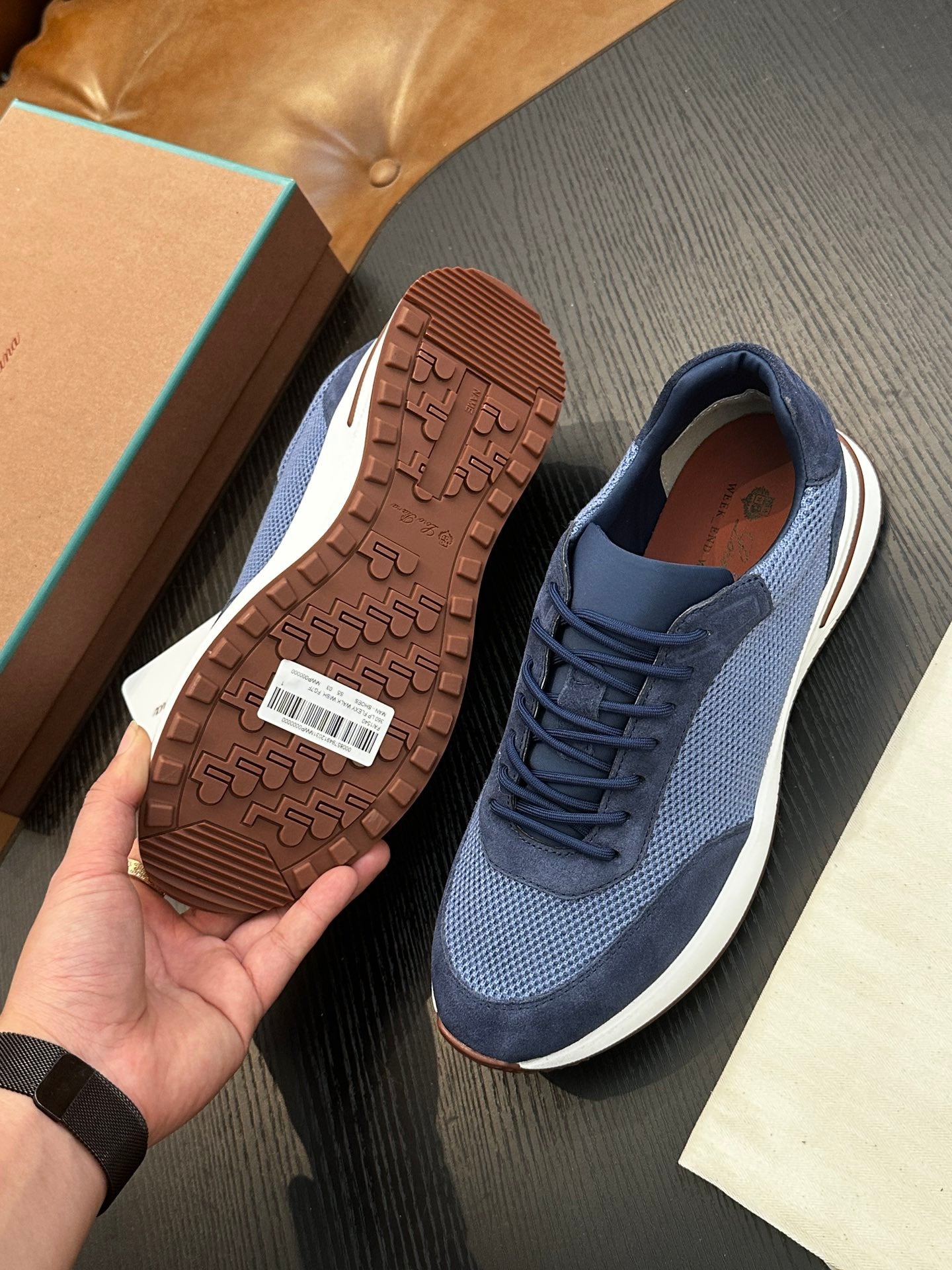 LP Sneakers