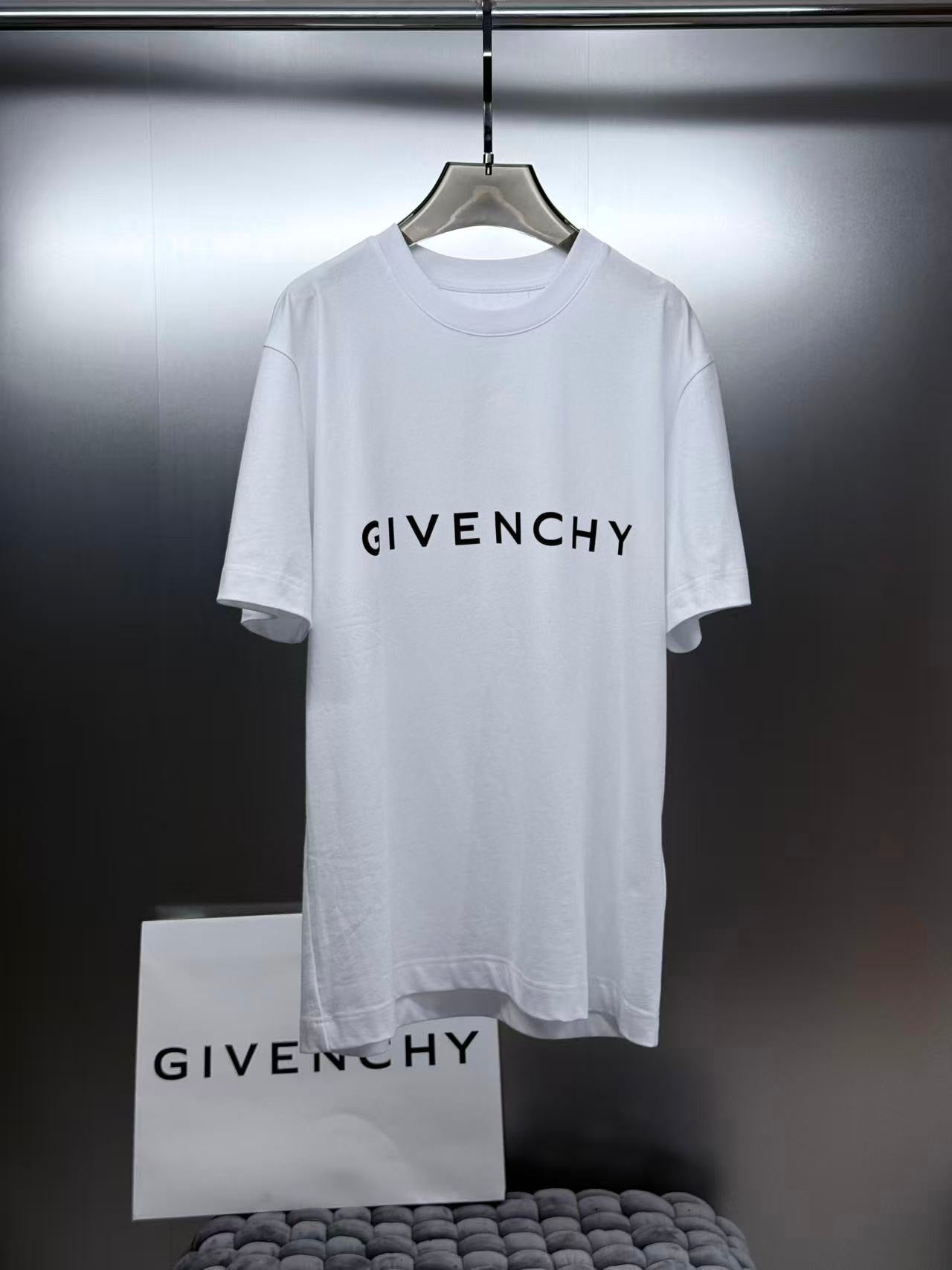 Givenchy T-Shirt