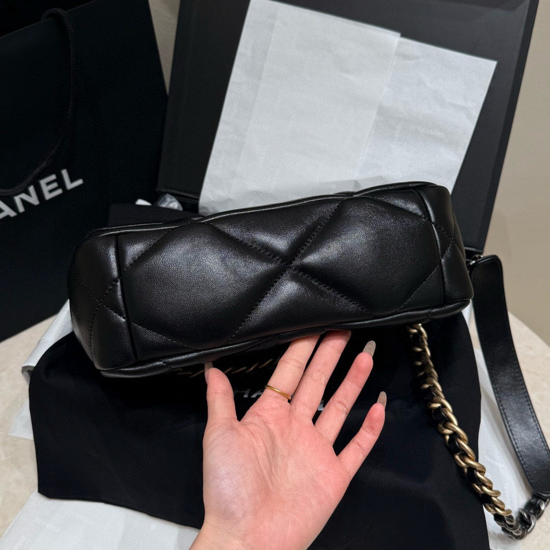 Chanel 19 Small