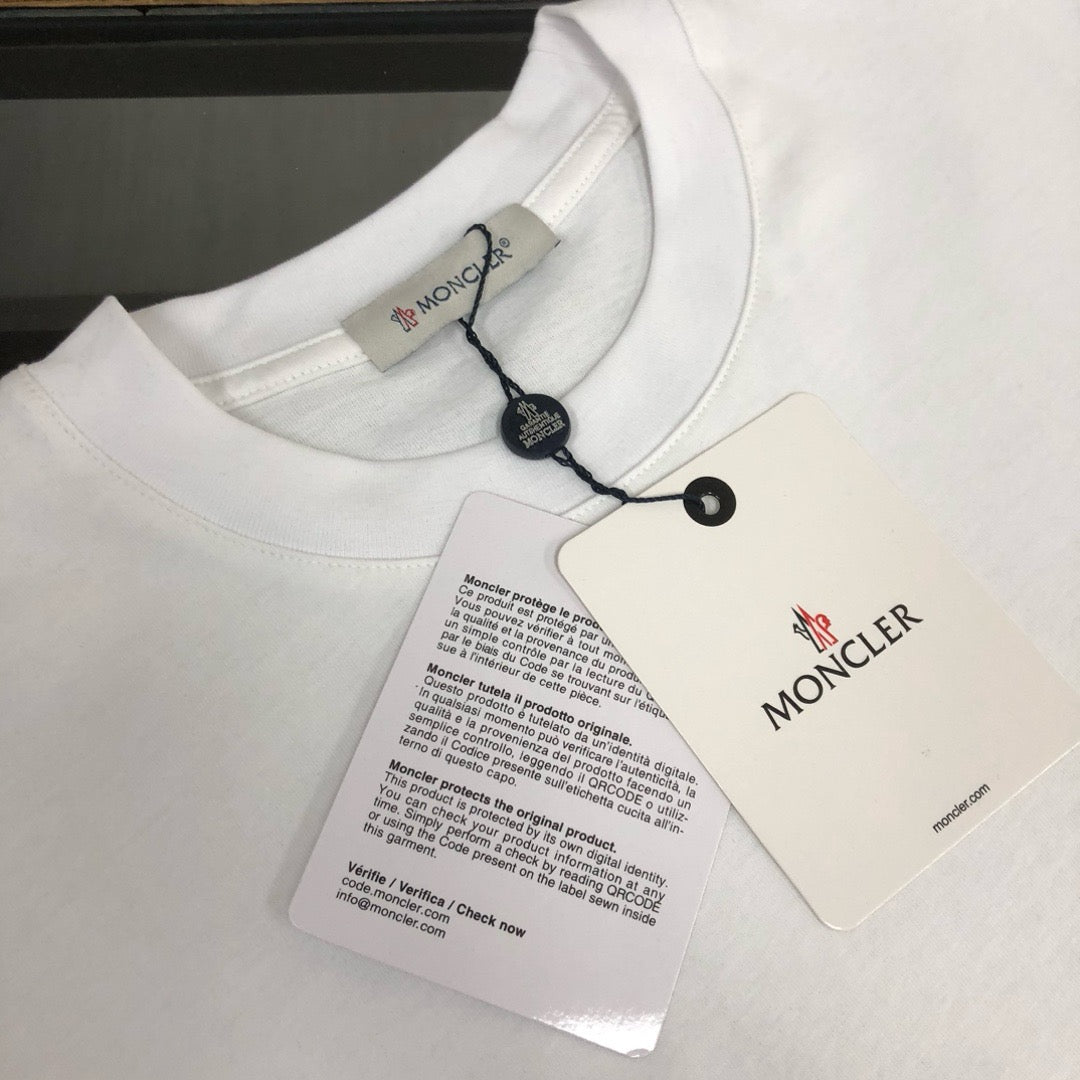 Moncler T-shirt