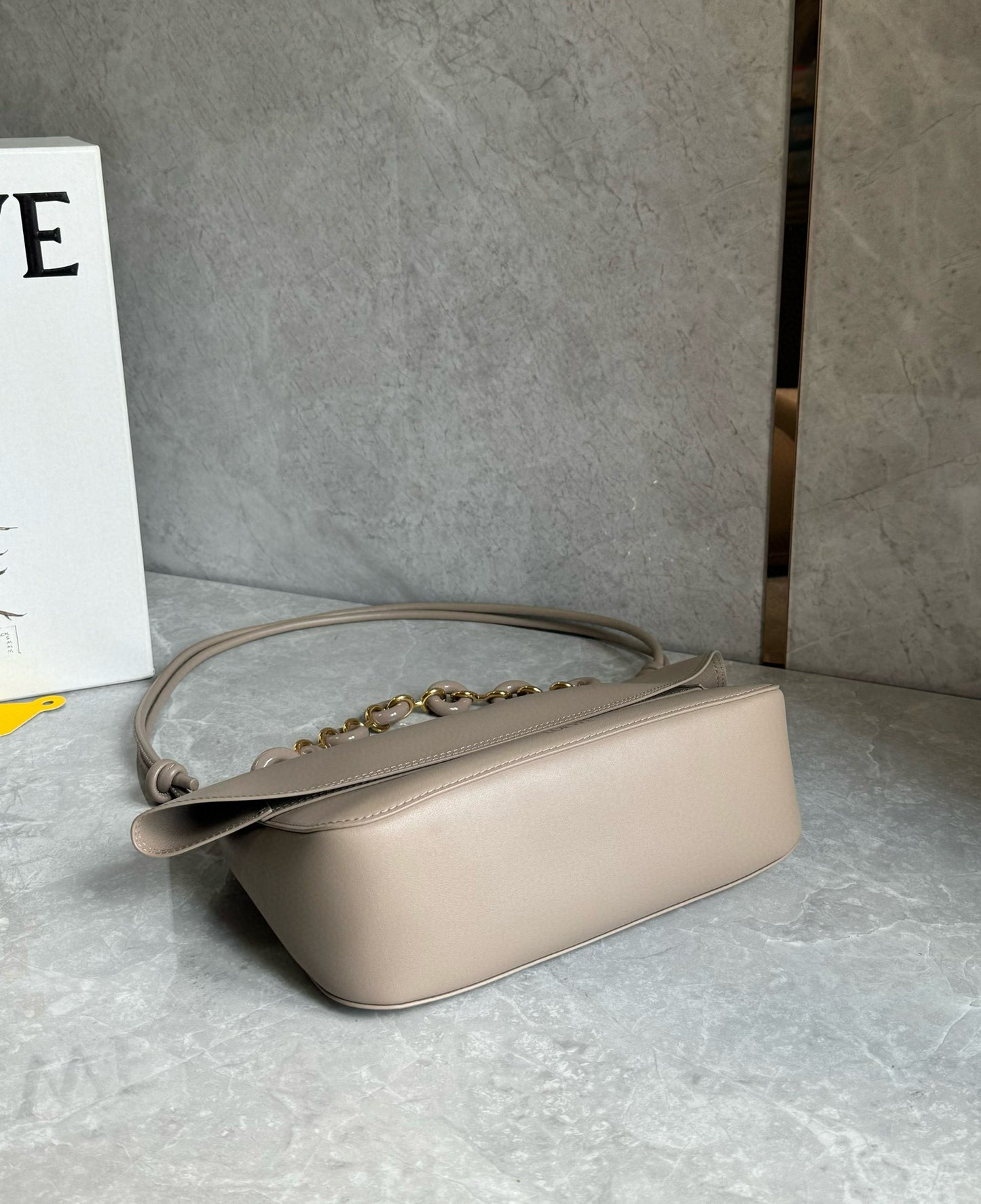 Loewe Ola Handbag(26x13x18cm)