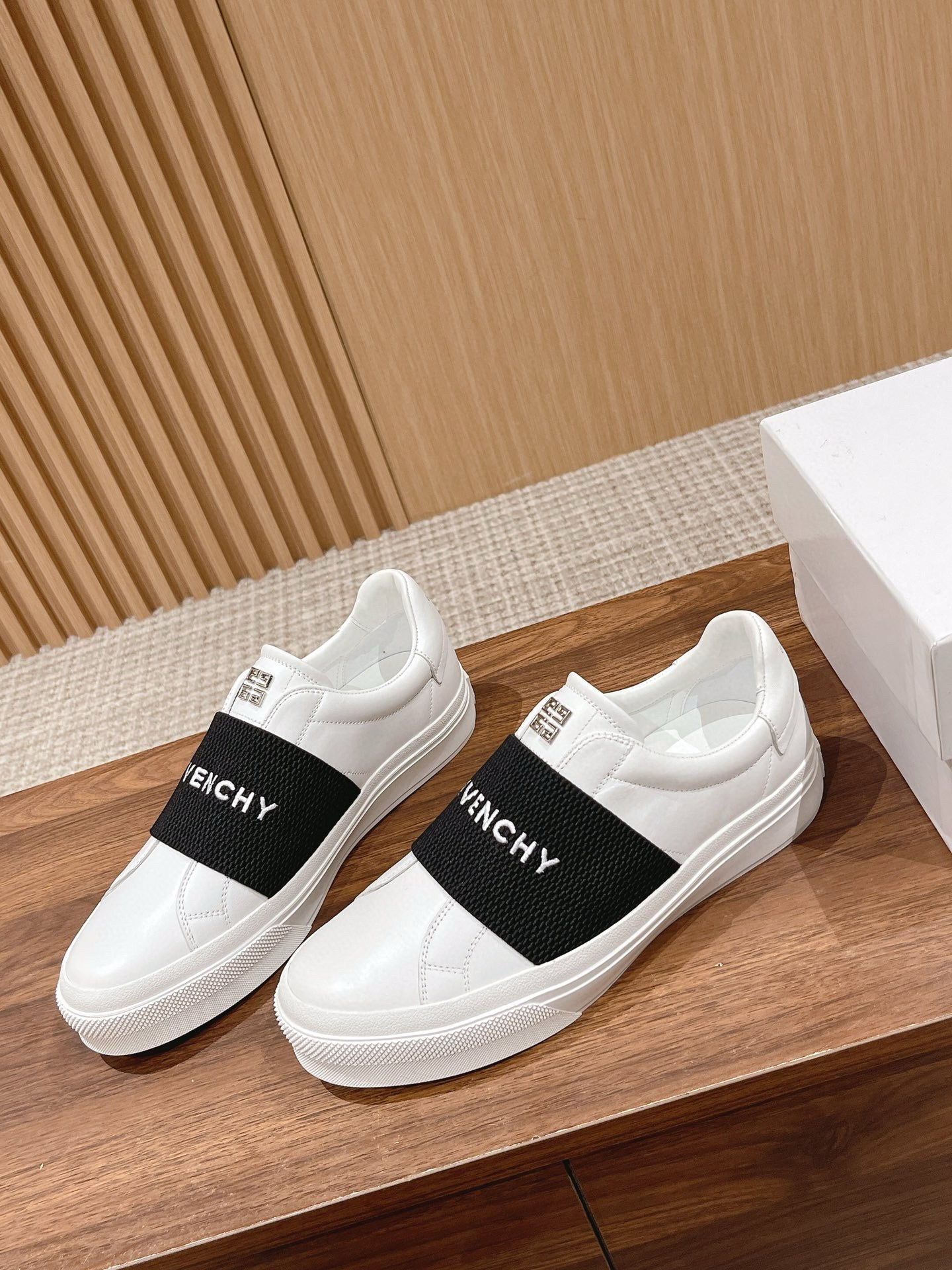 Givenchy Sneakers