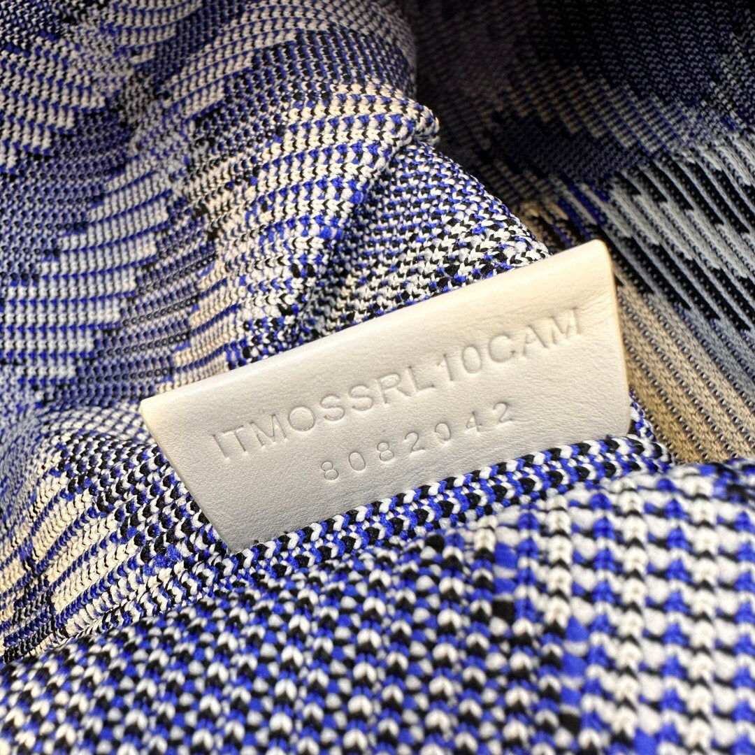 Burberry Peg Handle (Medium)