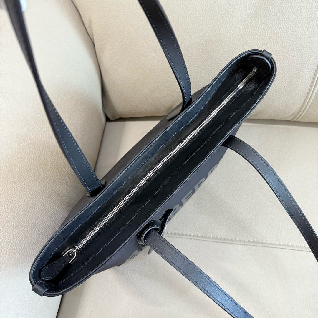 BBR Highlands Shoulder Bag