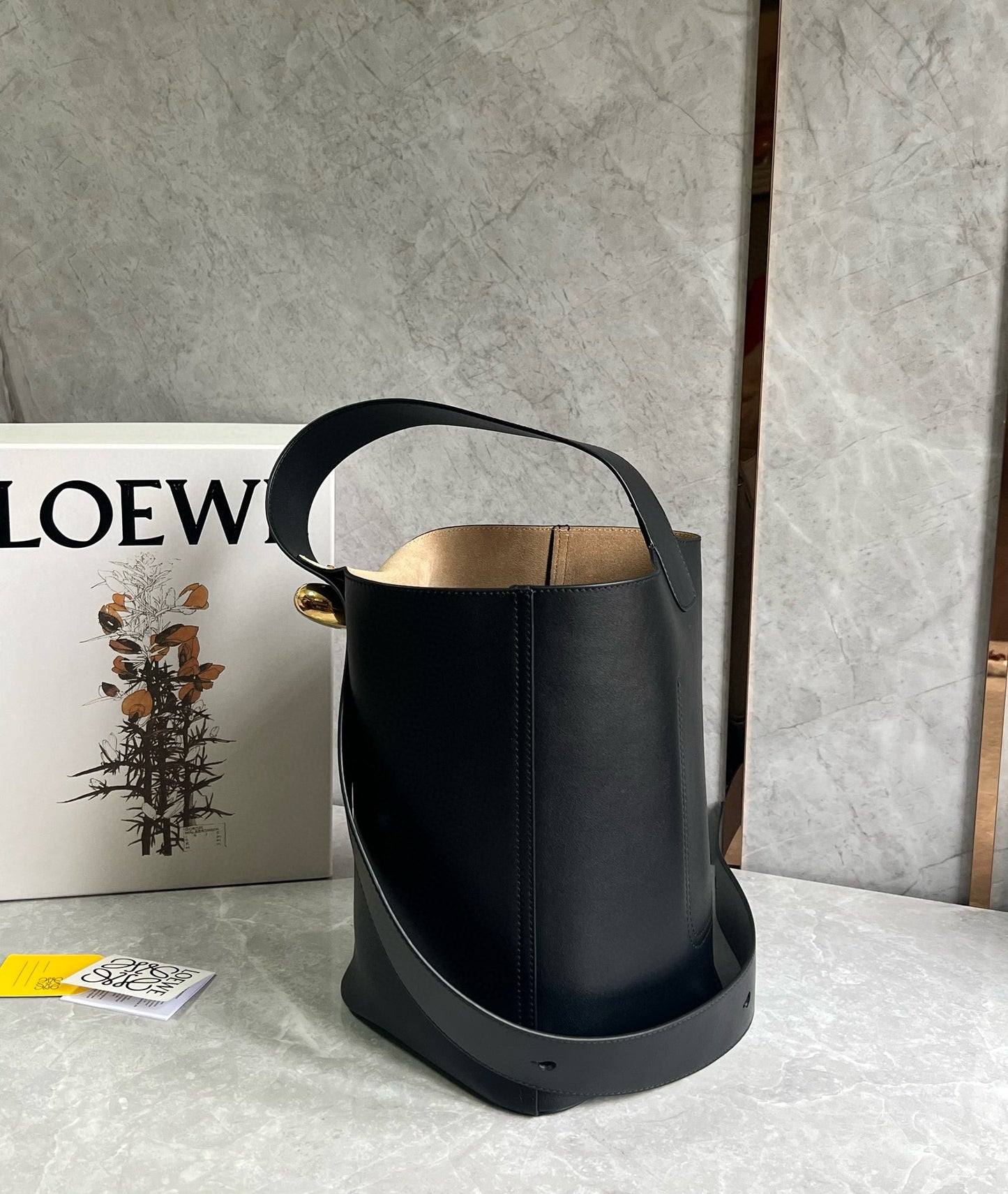 Loewe Pebble Bucket Bag(24.5x23.5x28cm)