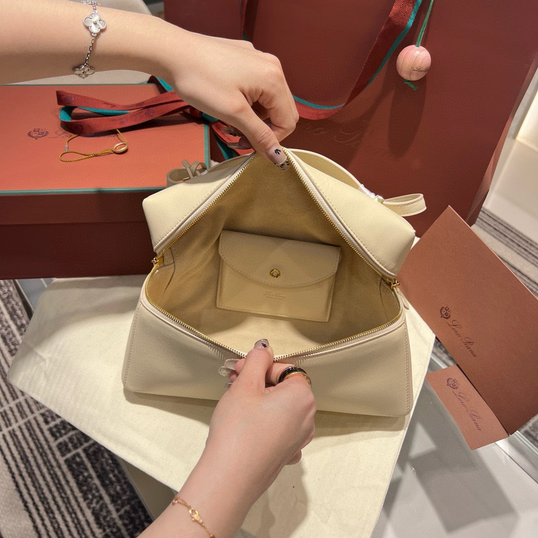 Loro Piana Extra Bag 27