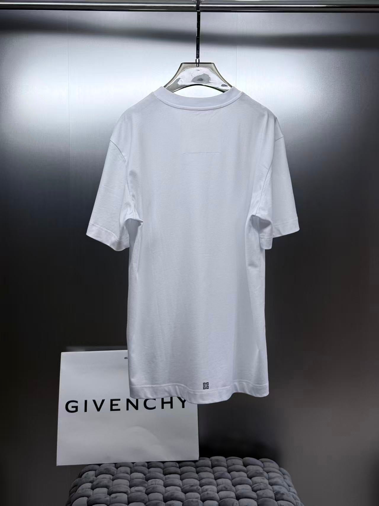 Givenchy T-Shirt