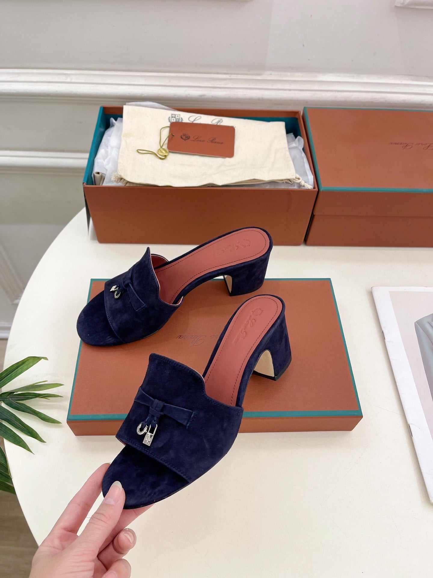 LP Sandals