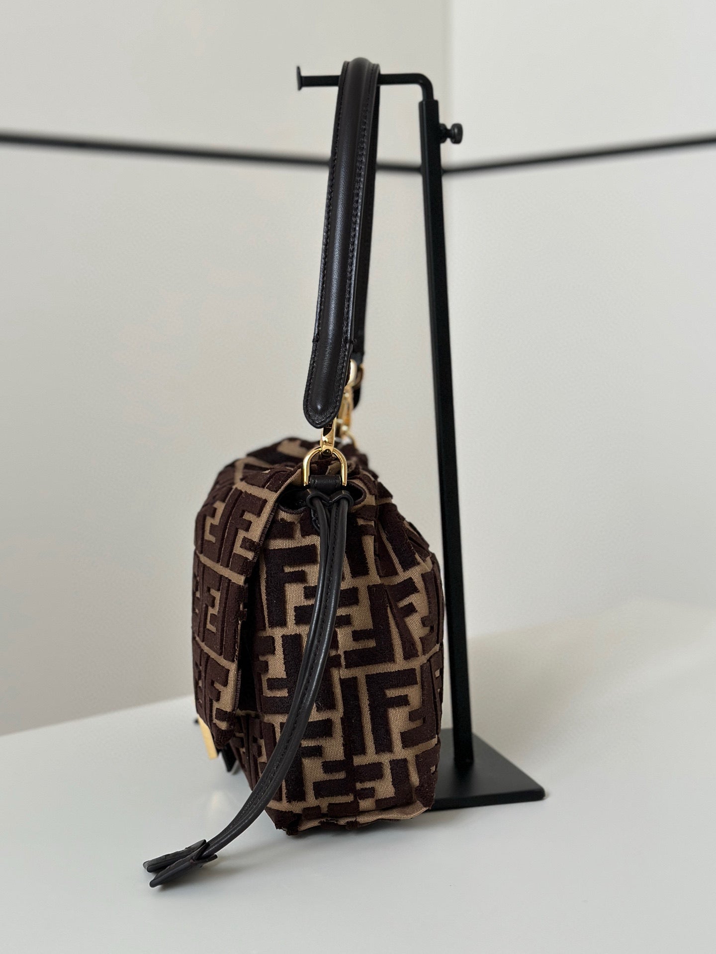 Fendi Mamma Baguette Bag (Medium)
