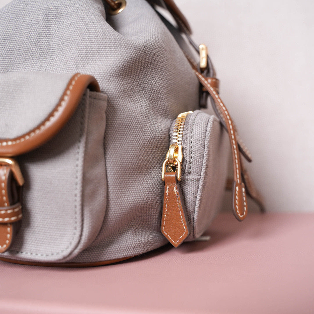 Miu Miu Backpack 22x18x11.5cm