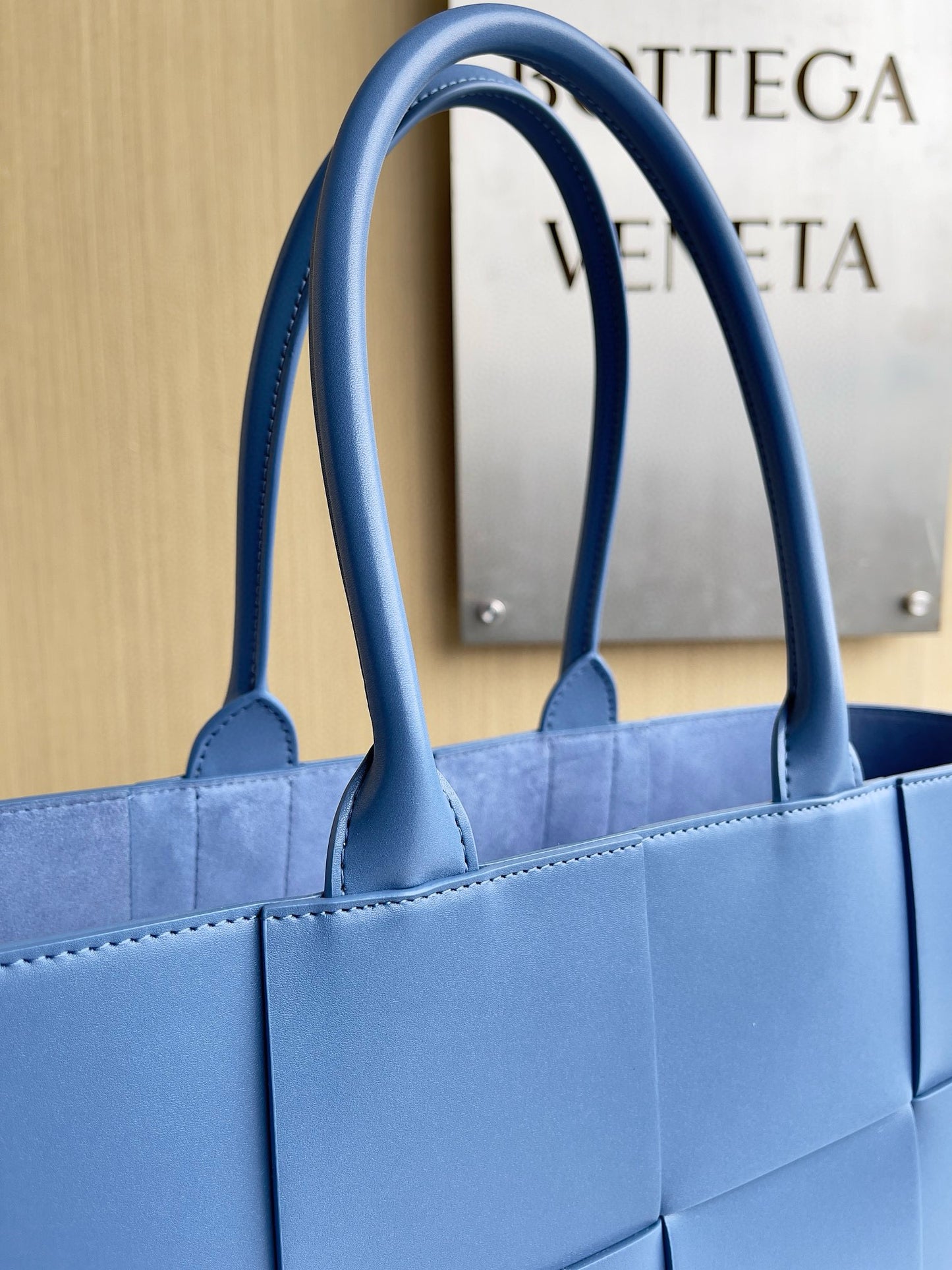 BV Arco Tote Bag