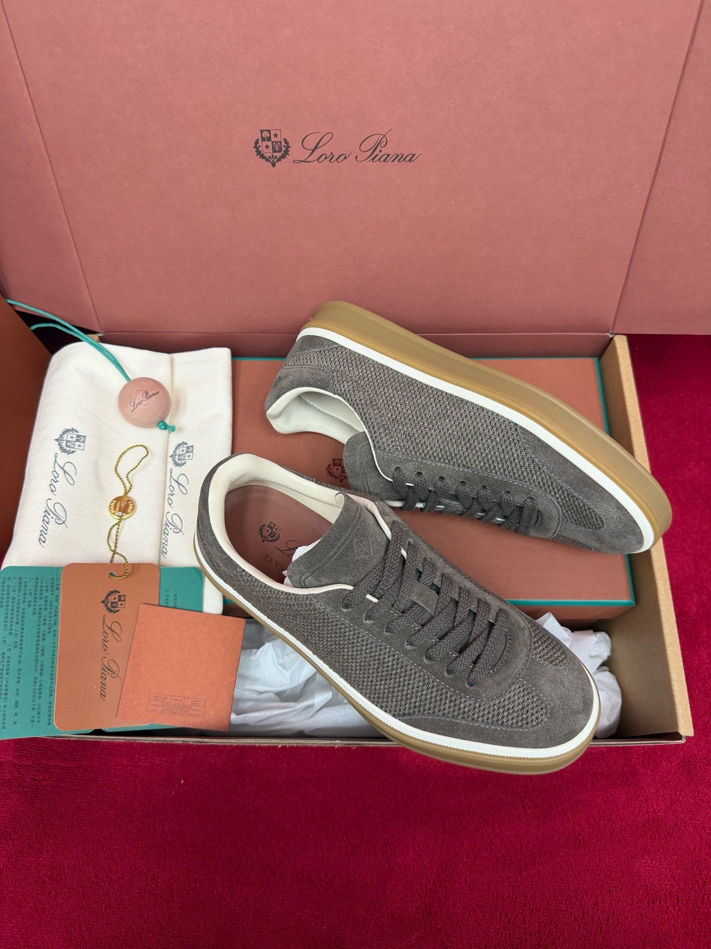 LP Sneaker