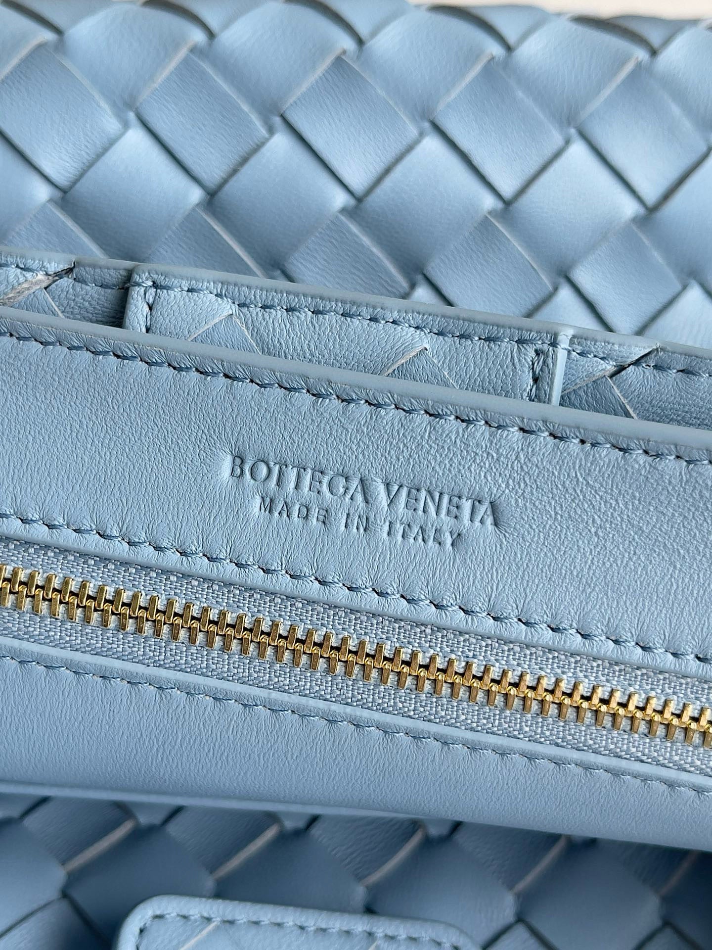 BV Andiamo Chain Bag 25x22x10.5cm