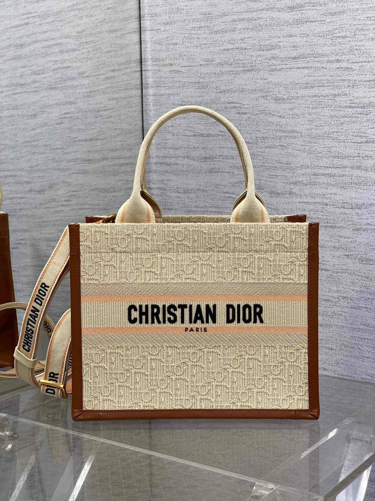 Dior Tote  26x12x21cm