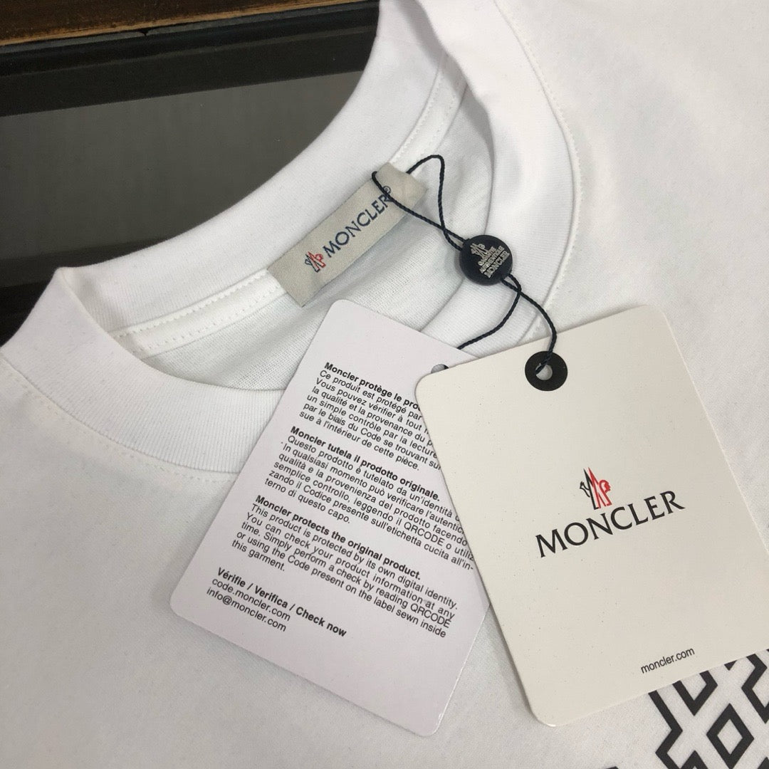 Moncler T-shirt