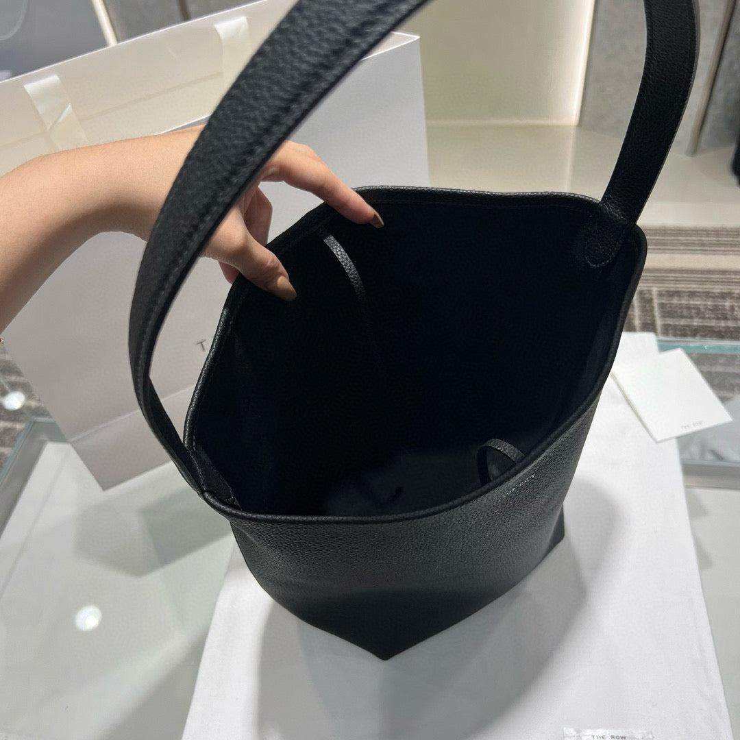 The Row Bucket Bag(30CM*28CM*15.5CM)