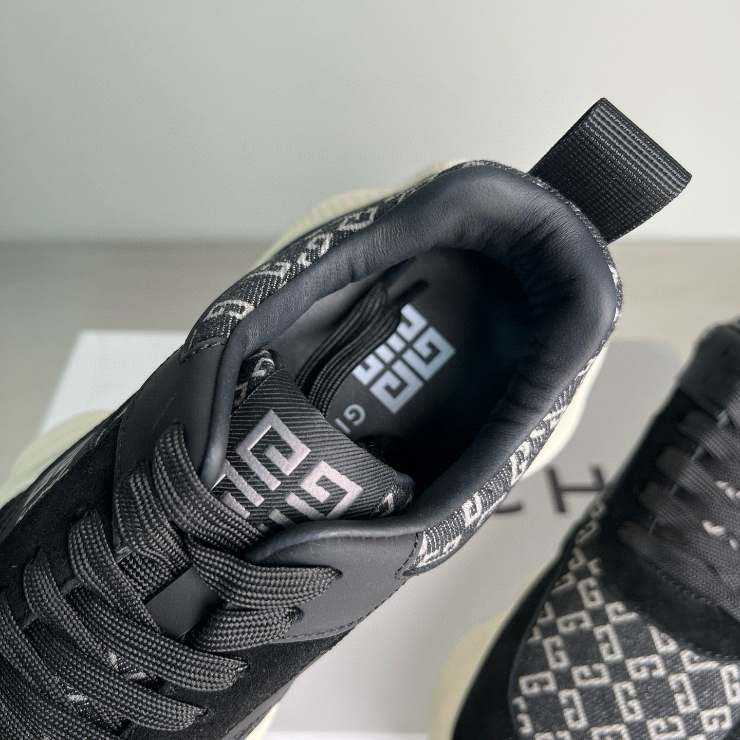 Givenchy Sneakers