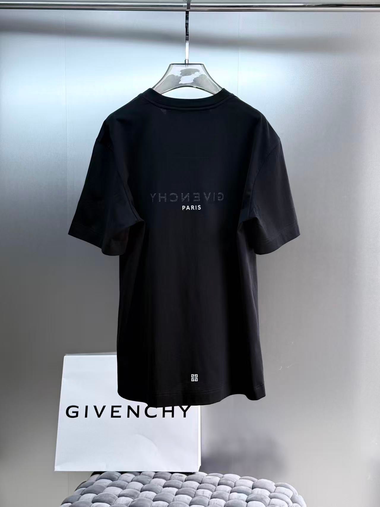 Givenchy T-Shirt