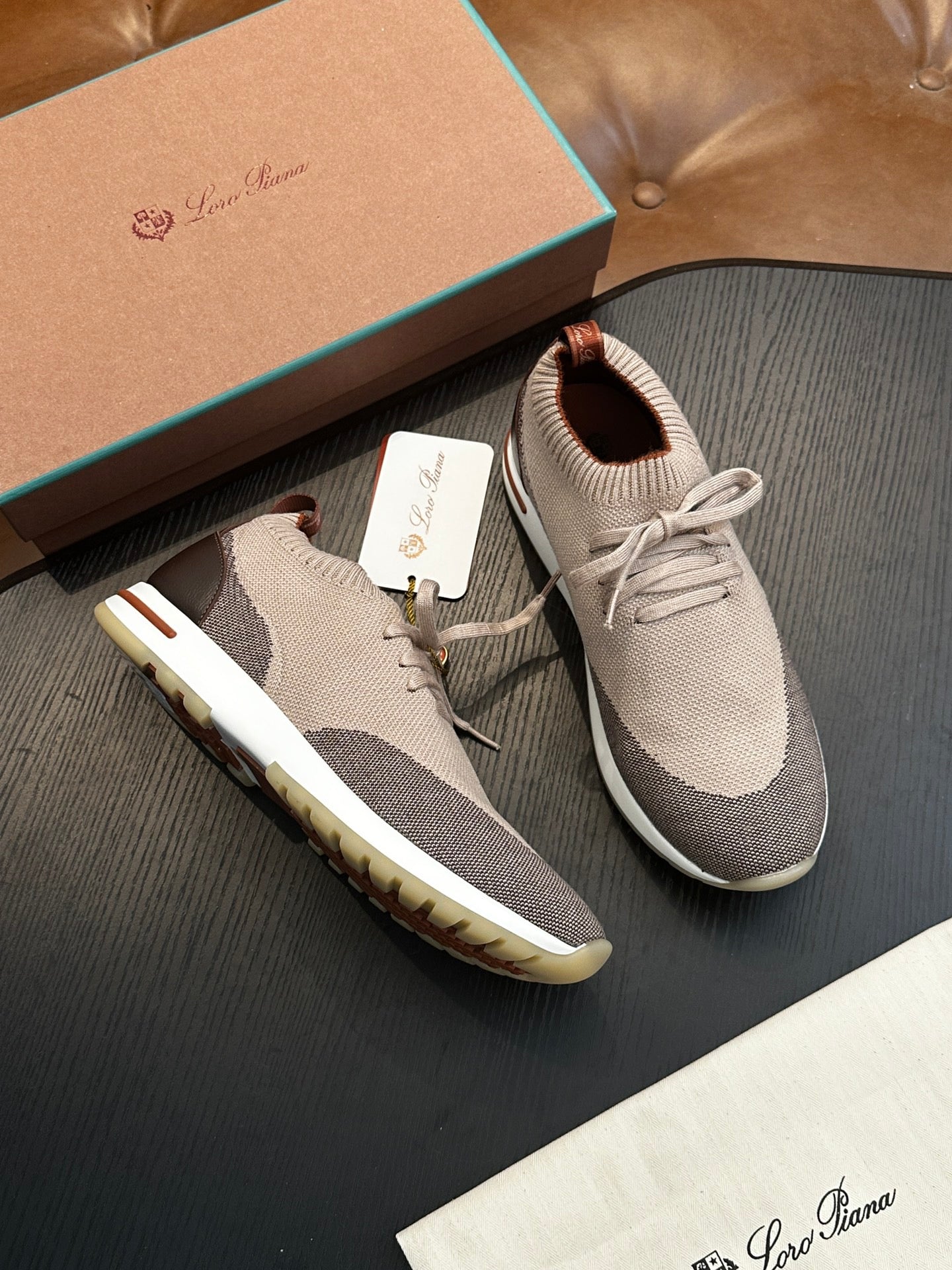 LP Sneakers