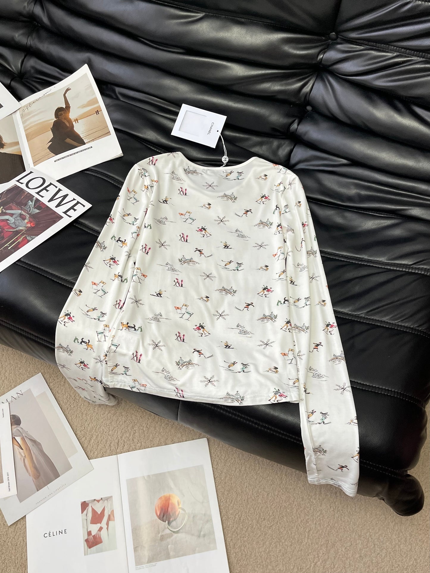 Chanel 25N Ski Print White Crewneck Top