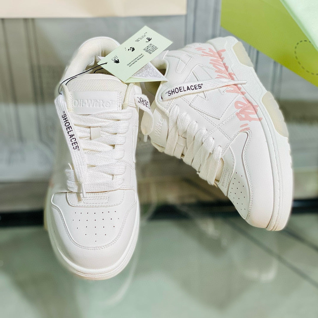 Off-White Sneaker