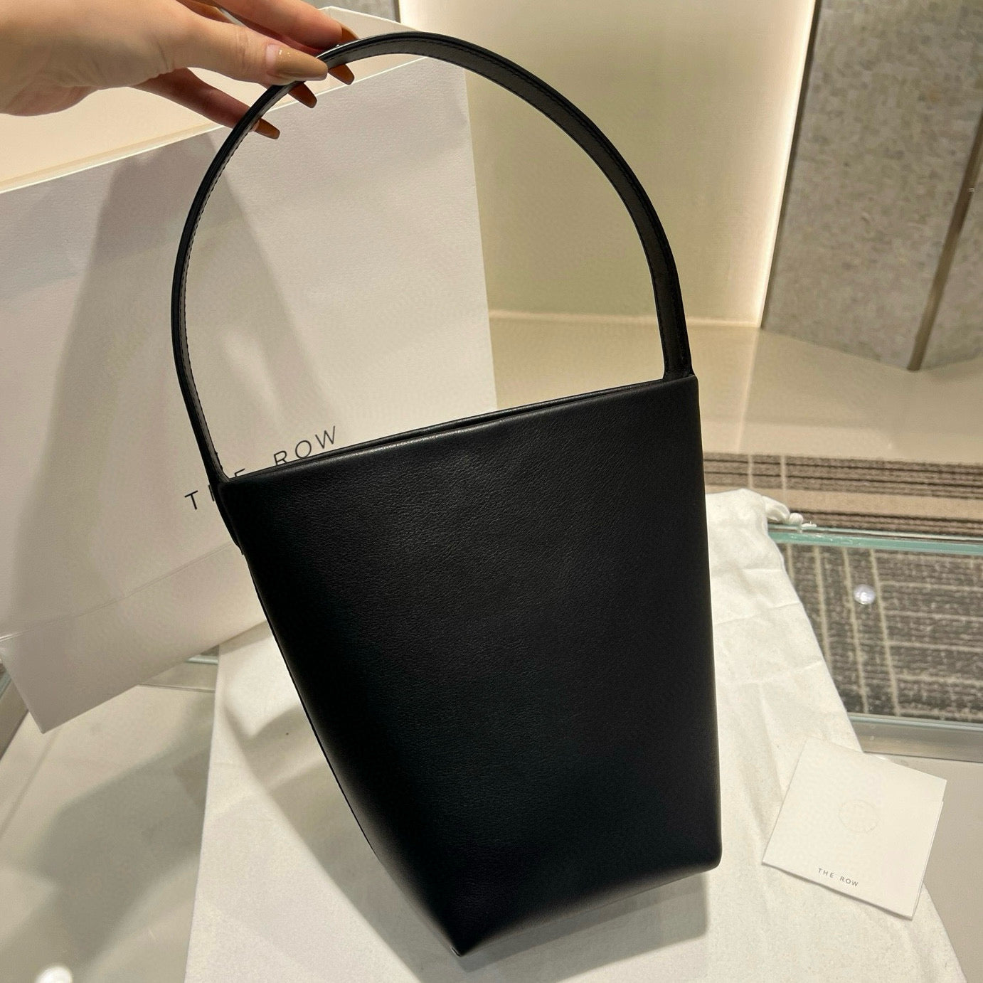 The Row Bucket Bag(24CM*22CM*11CM)