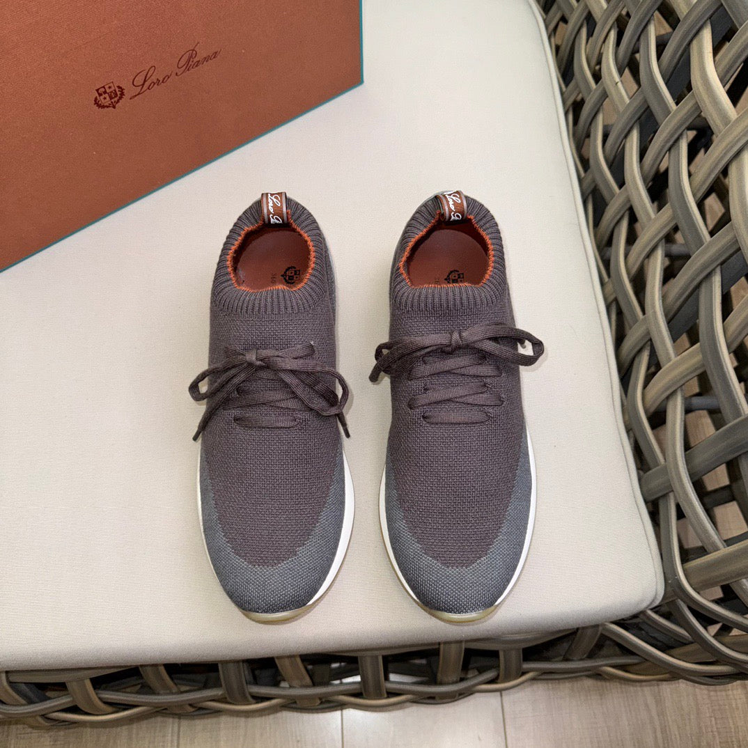 LP Sneakers