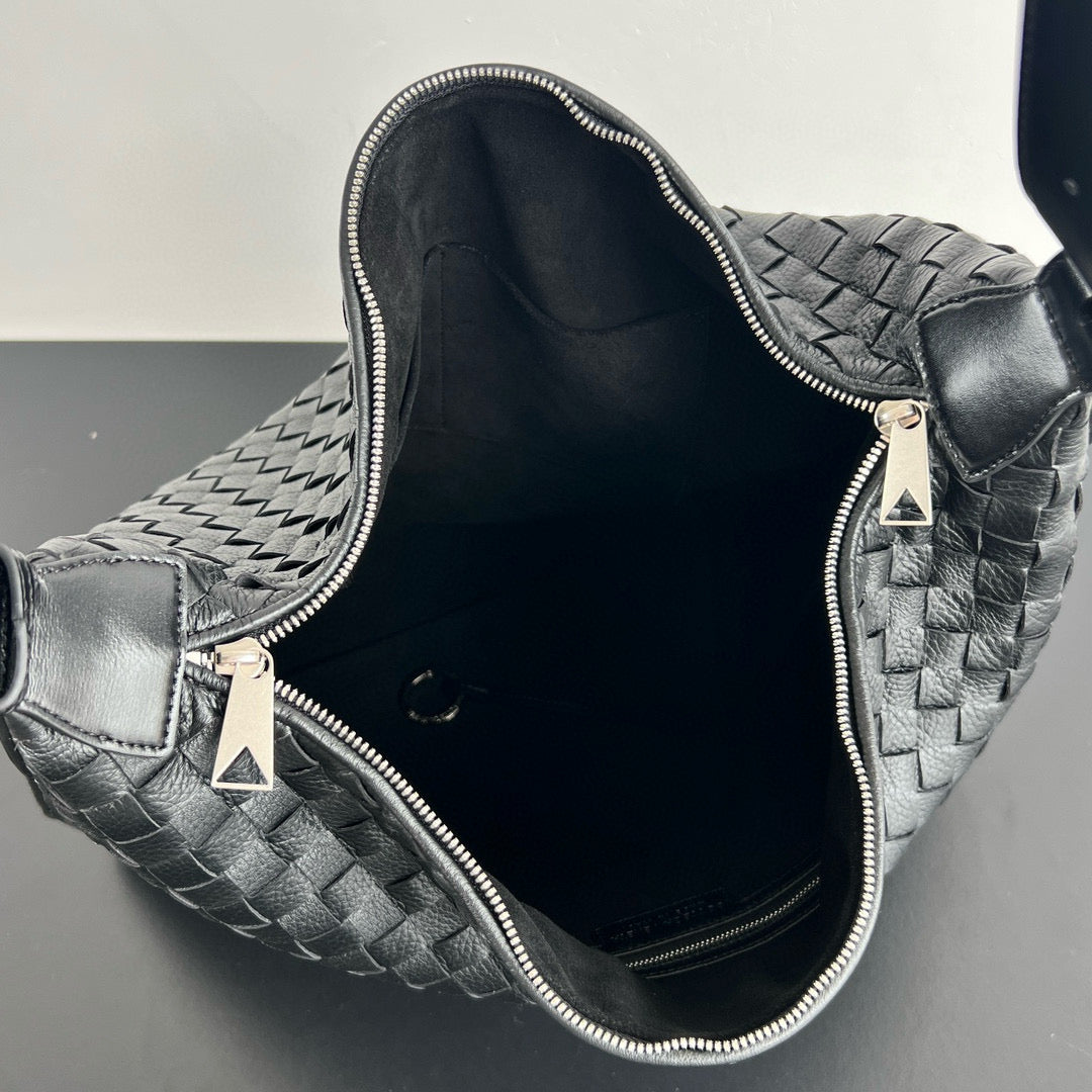 BV Hobo Bag 44x33x9CM