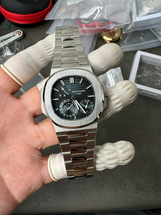 Patek Philippe Nautilus 5712/1A-001