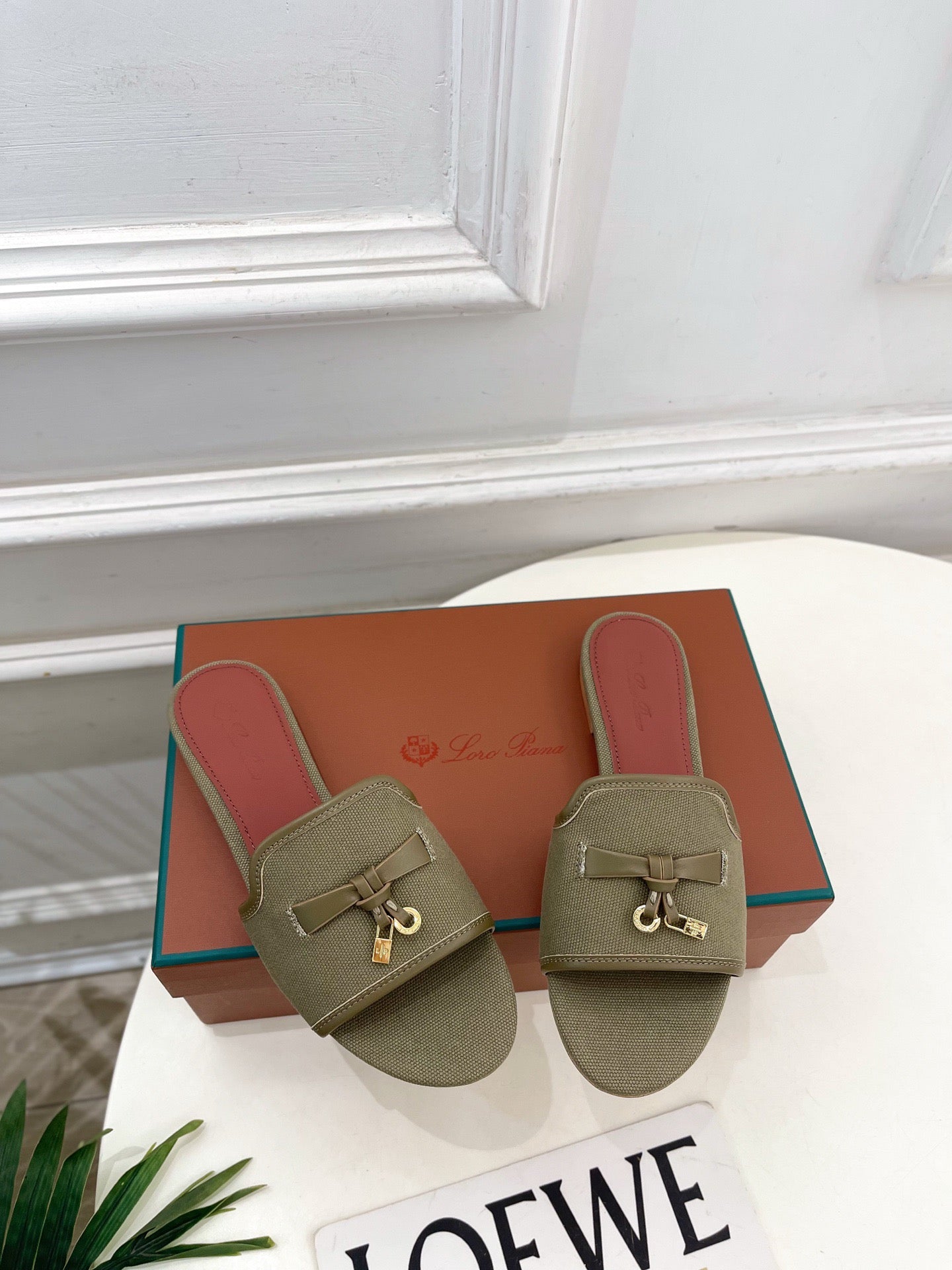 LP Sandals