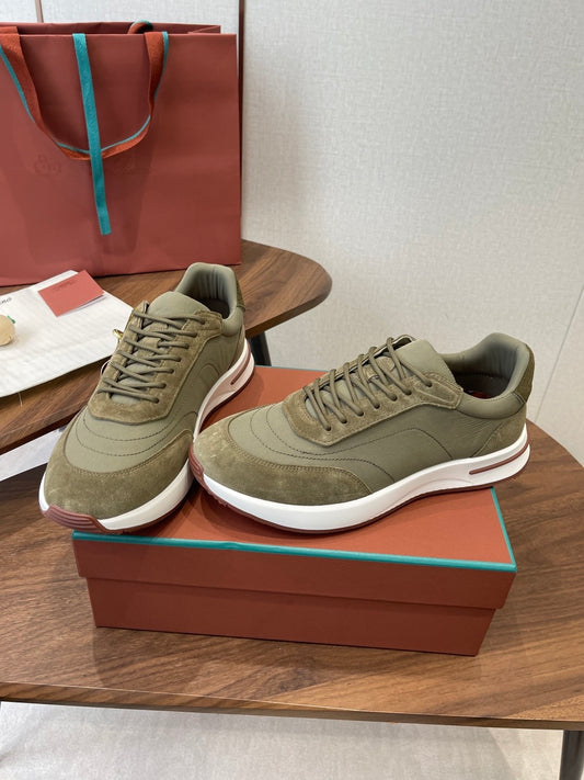 LP Sneakers