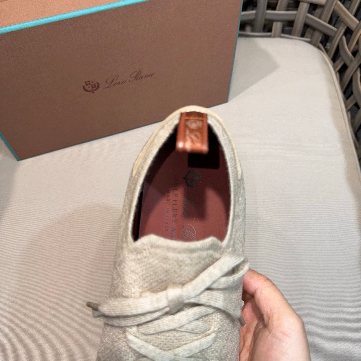 LP Sneakers
