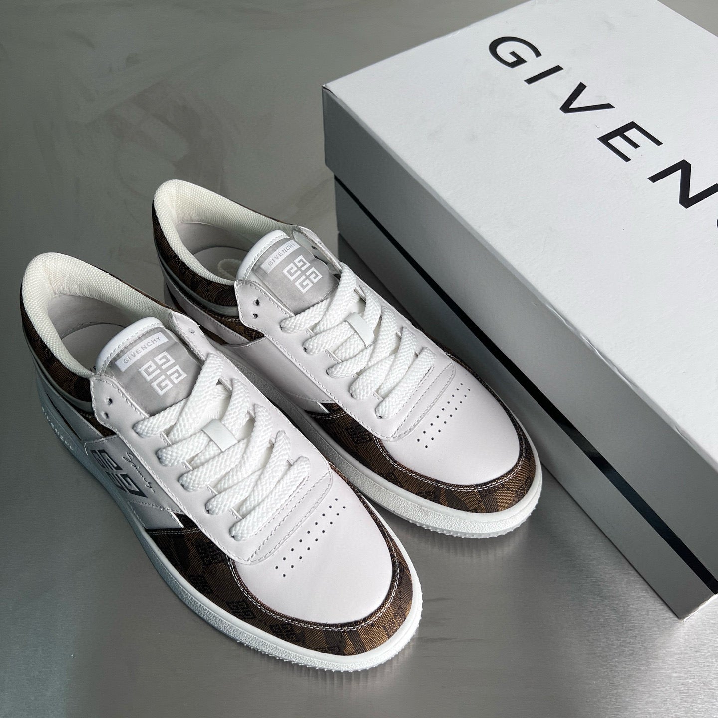 Givenchy Sneakers