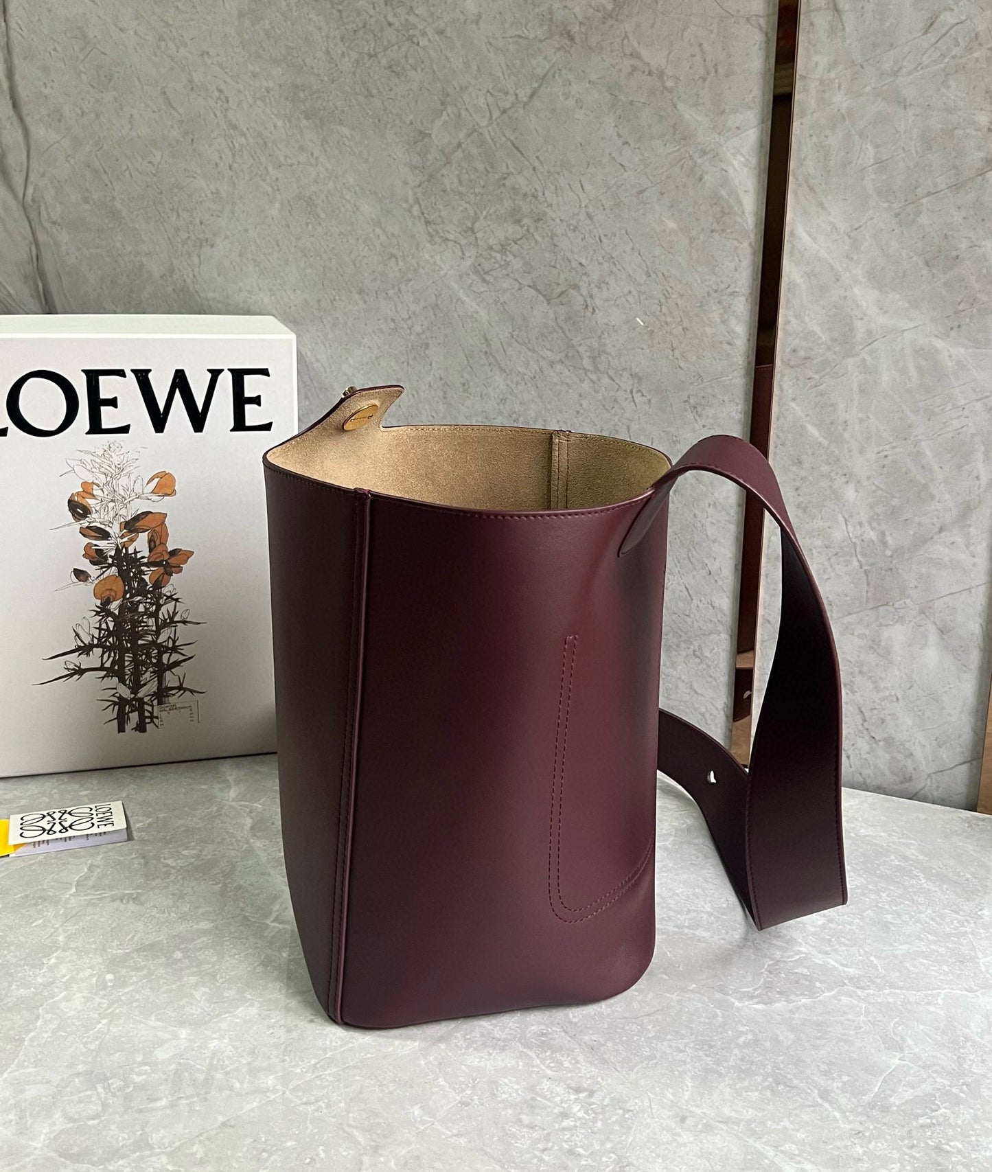 Loewe Pebble Bucket Bag(24.5x23.5x28cm)
