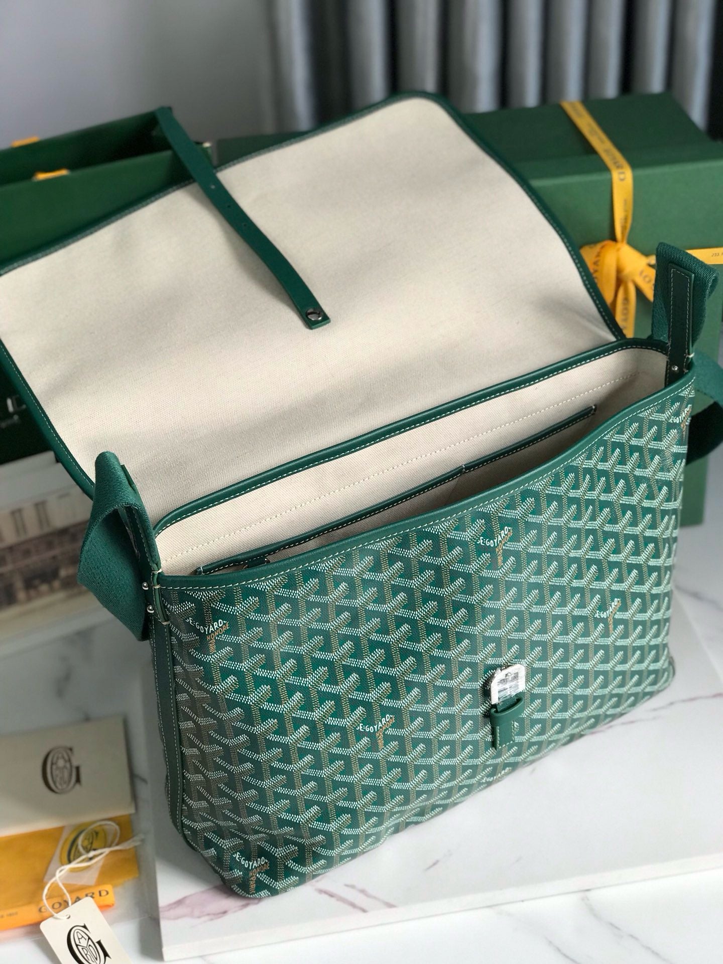 Goyard Messenger Bag 35x26x7.5cm