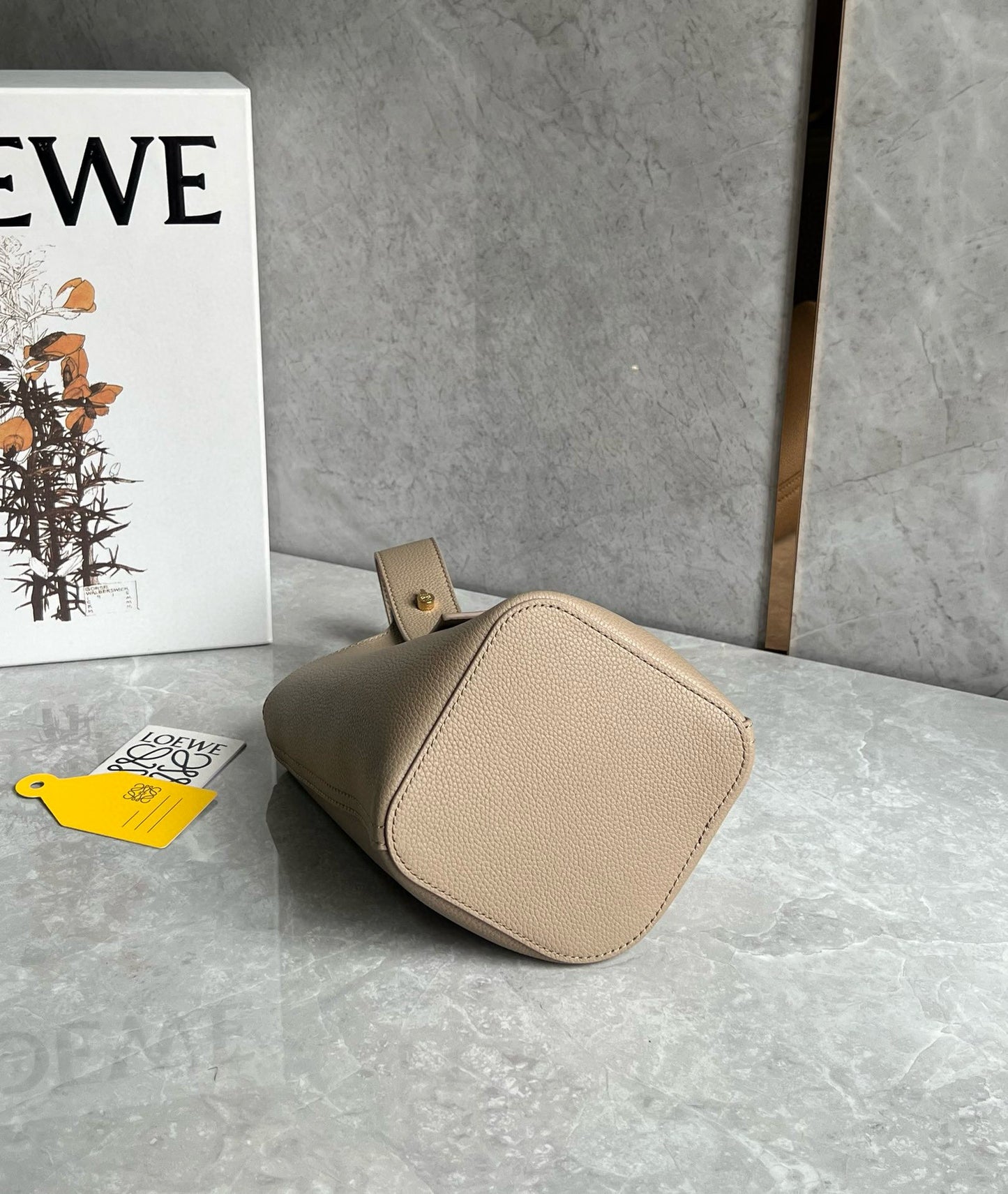 Loewe Pebble Bucket Bag(16x16x19.5cm)
