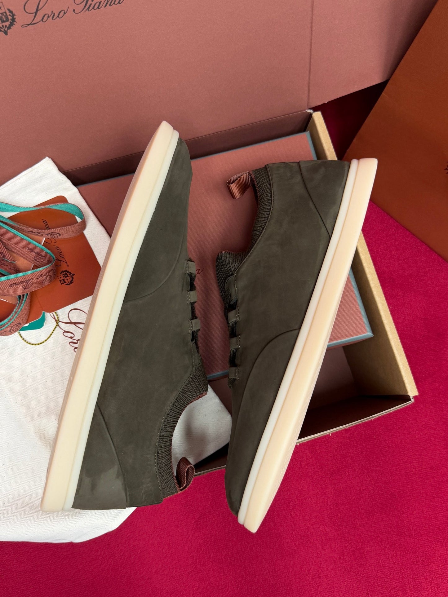 LP Sneaker