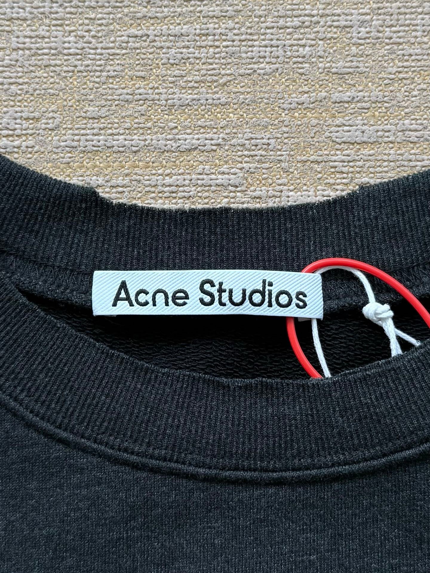 AS Sweater