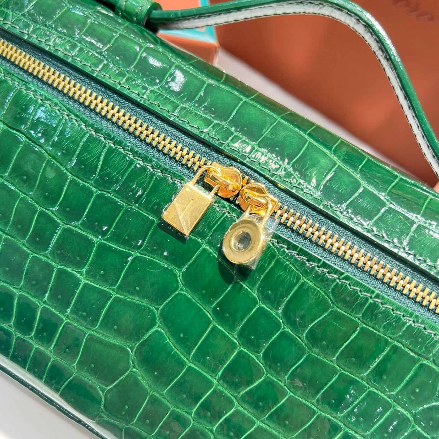 LP Extra Pocket L19 Handbag