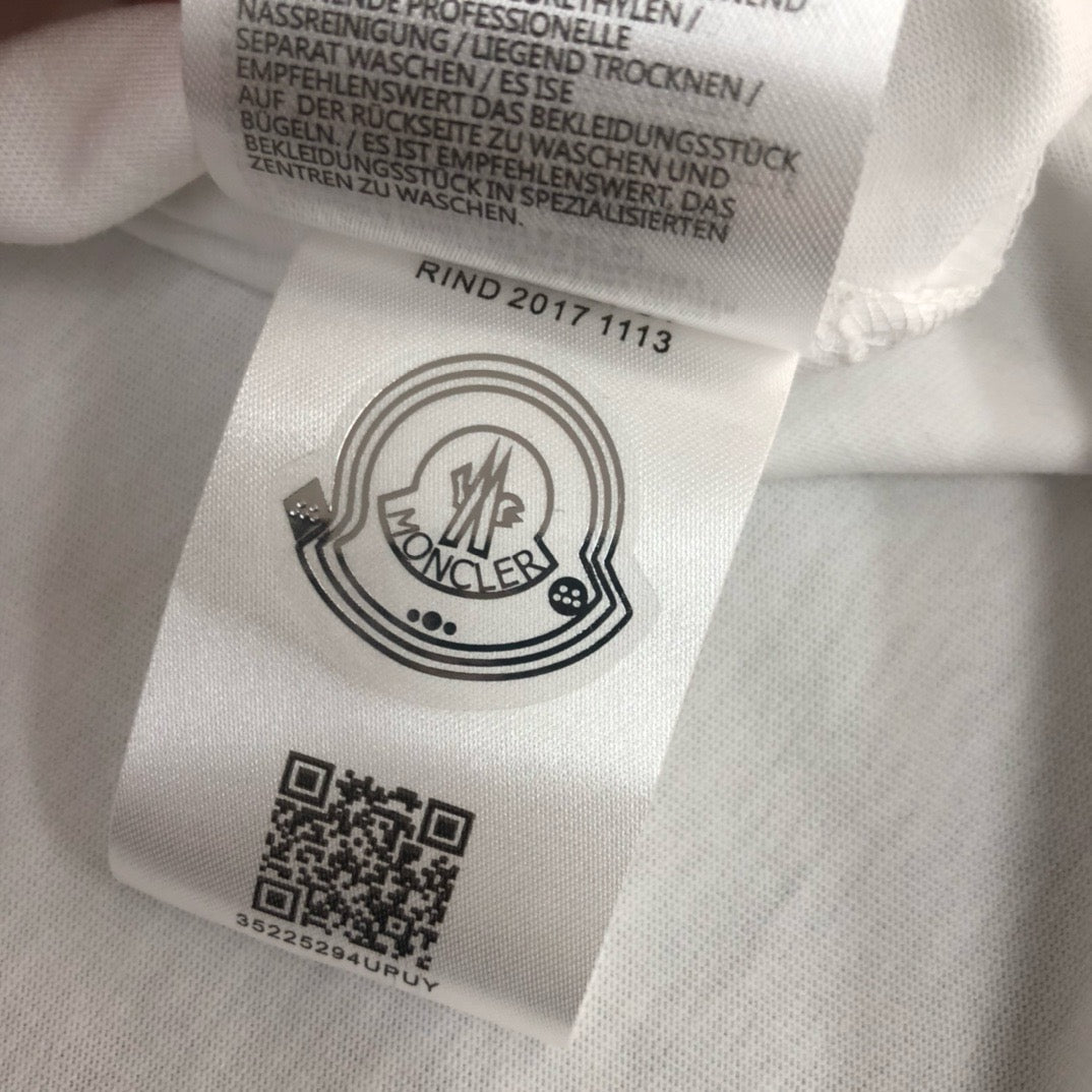 Moncler T-shirt