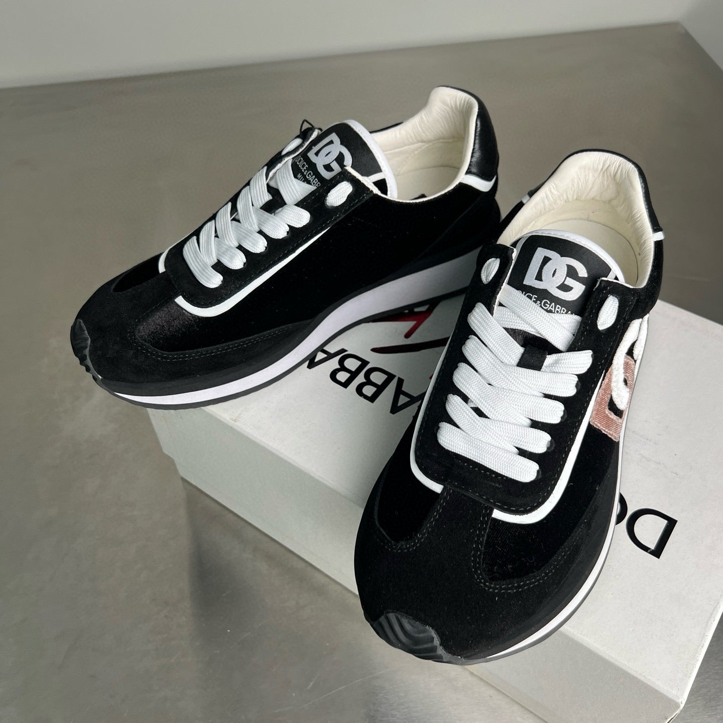 DG Sneakers