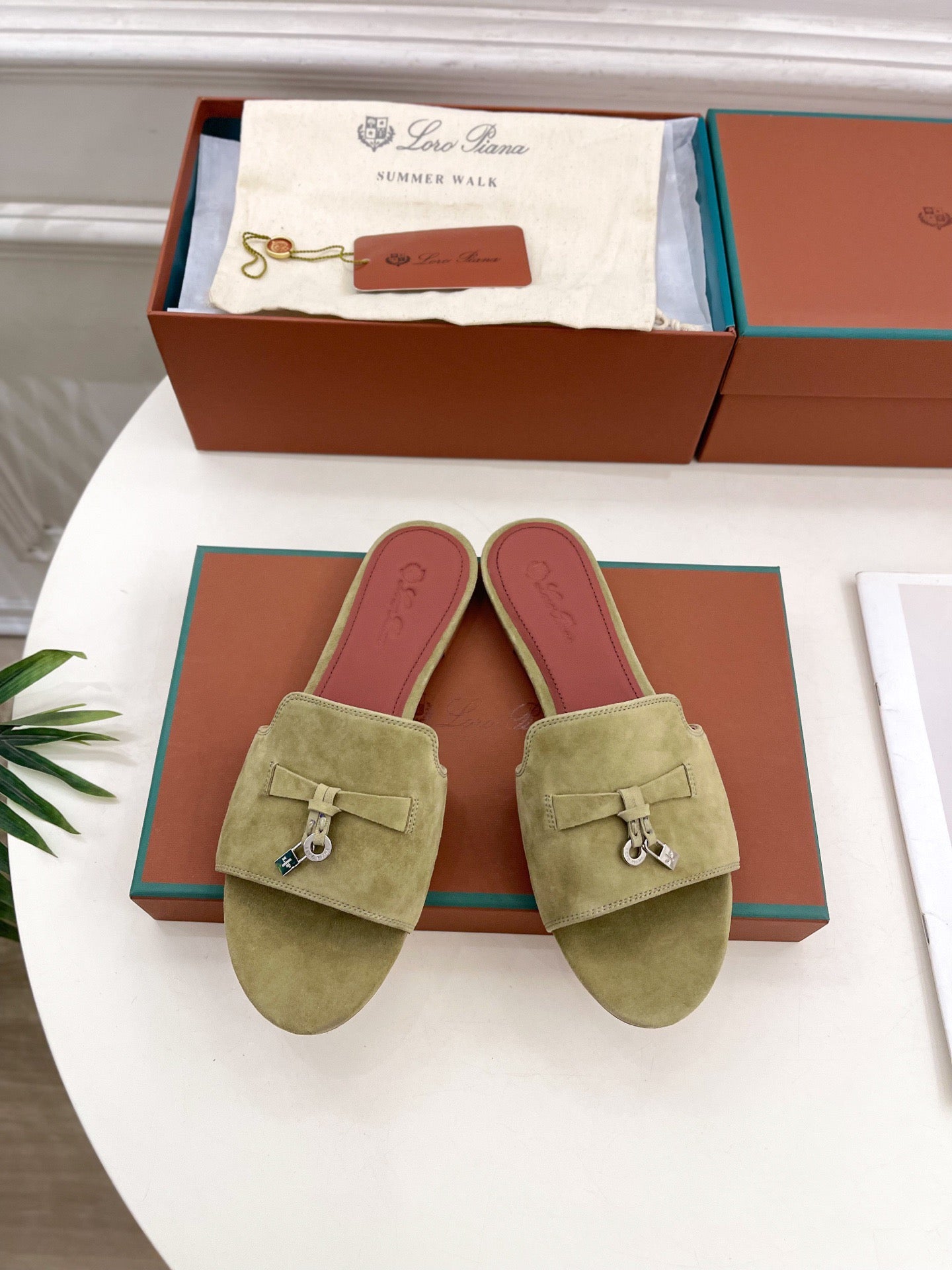 LP Sandals