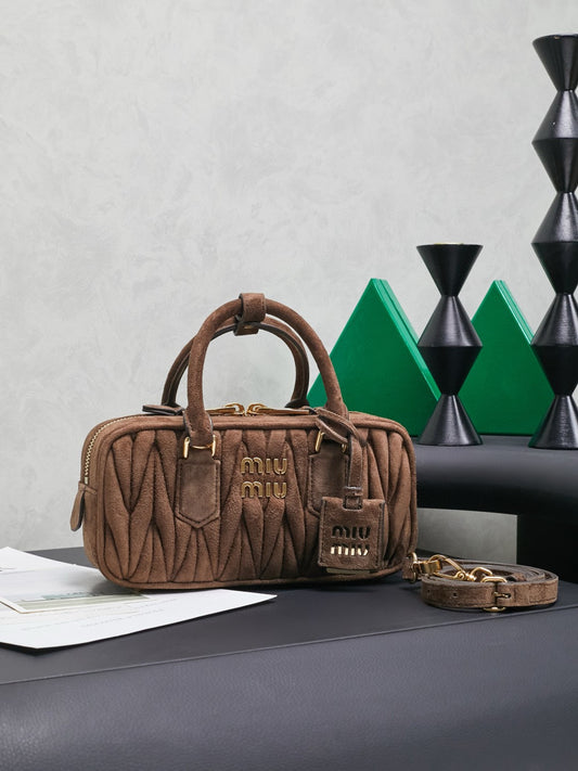 Miu Miu Bowling Bag 22x10.5x7.5cm