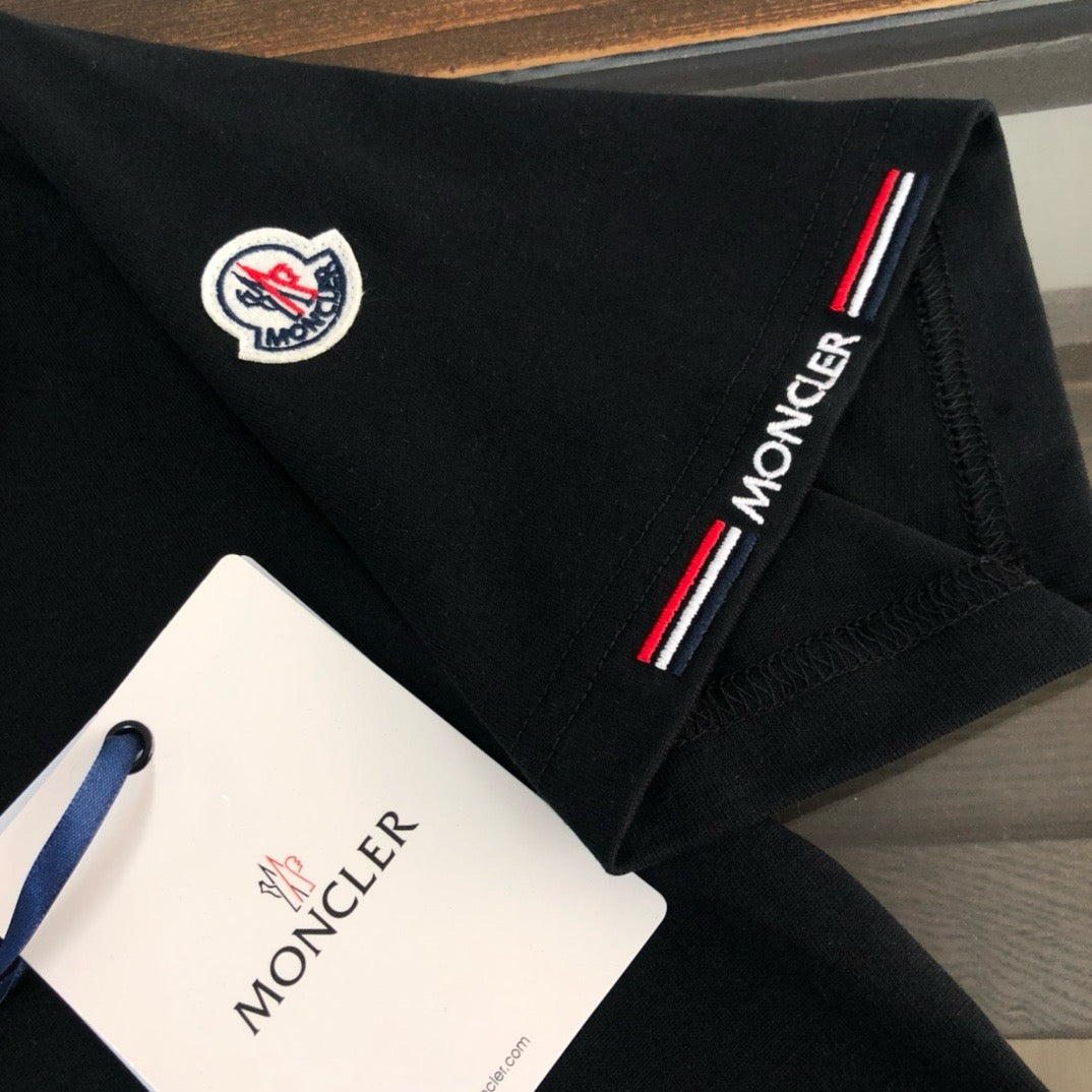 Moncler T-shirt