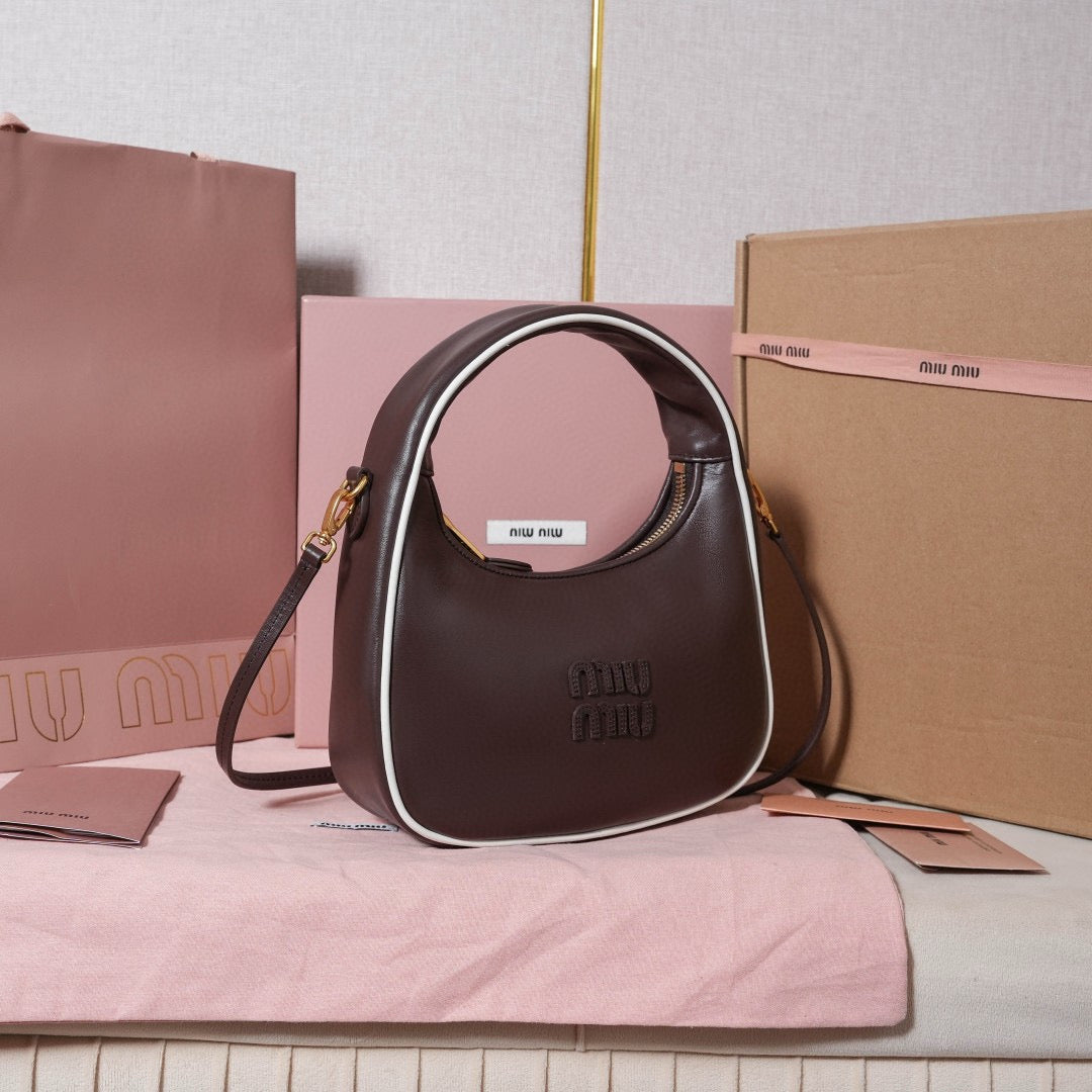 Miu Miu Wander Bag 20x23x6cm