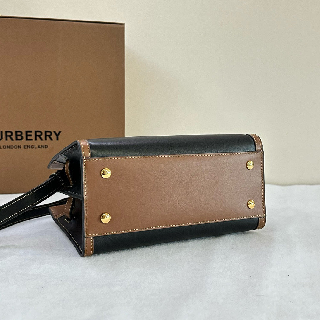 Burberry Vintage Two Handle Title Bag(26CM*13CM*20CM)