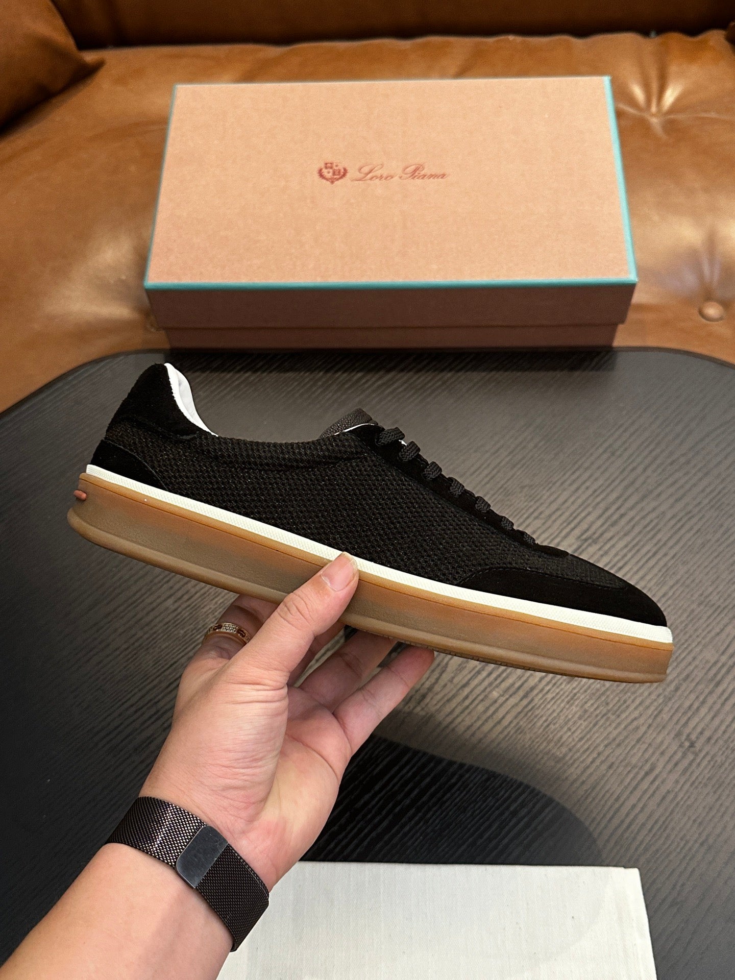 LP Sneakers